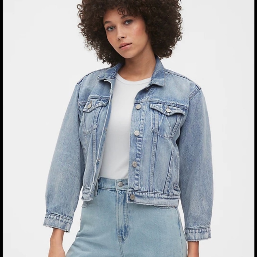 GAP Cropped Icon Denim Jacket